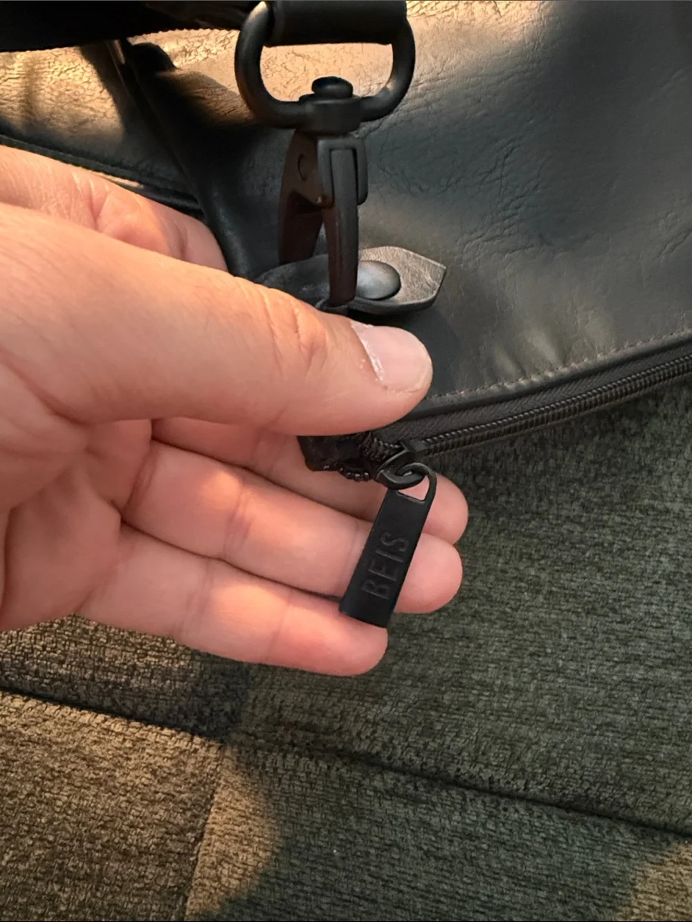 BEIS Black Crossbody Messenger Bag - Picture 6 of 8